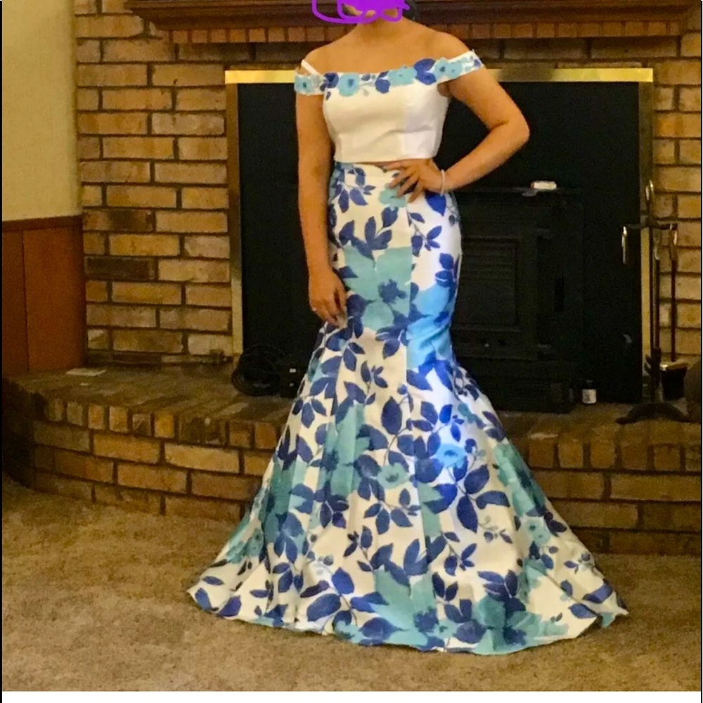 Size 8, Morrell Maxie 2 piece formal